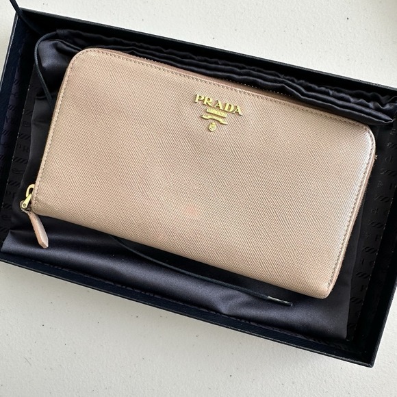 Prada Wallet Saffiano Lux Leather Continental Zip Minimalist Classic Capsule - Picture 2 of 15